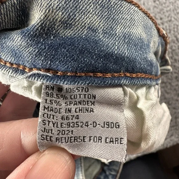 Tractr Diane Mid Rise Distressed Indigo Medium Blue Stretch Jean Sz 6/28 NWT - Picture 9 of 10